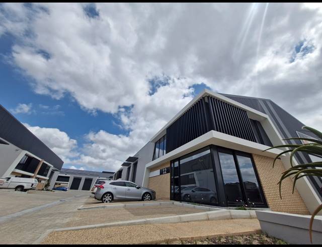 565M² WAREHOUSE TO LET IN STIKLAND INDUSTRIAL